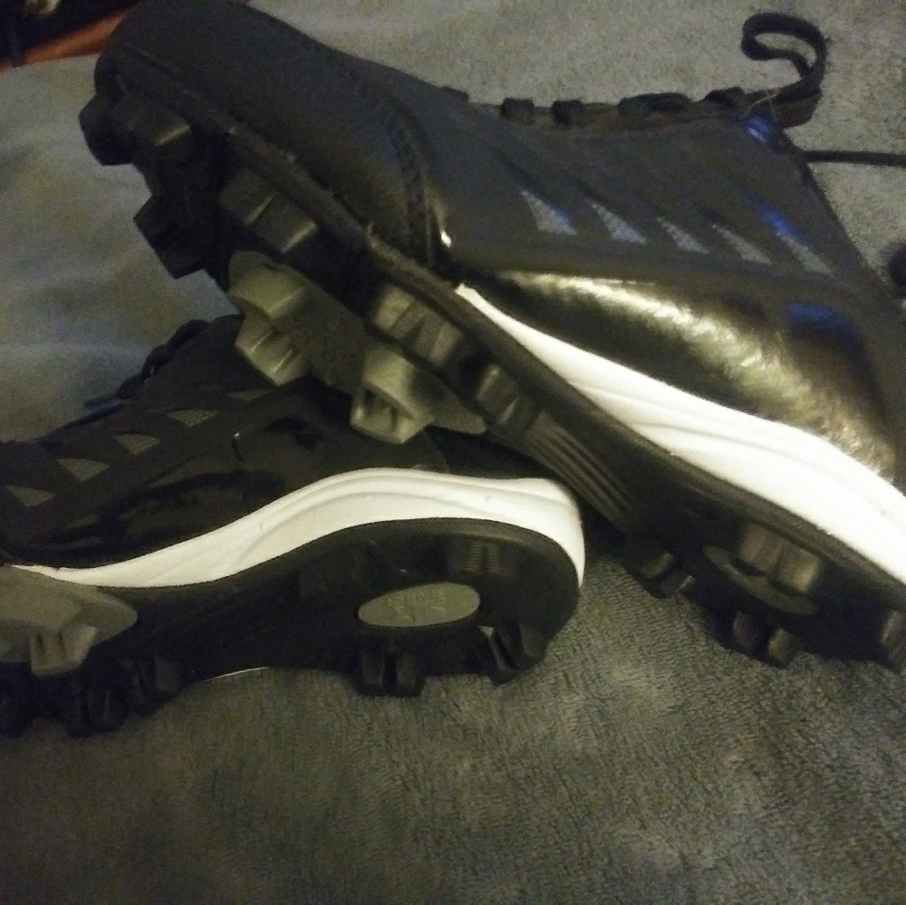 Youth shoes